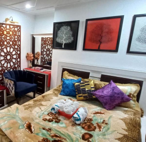 Exquisite & Luxurious Home with Jaccuzi, Suana and Open Air Cinema - For Families Only